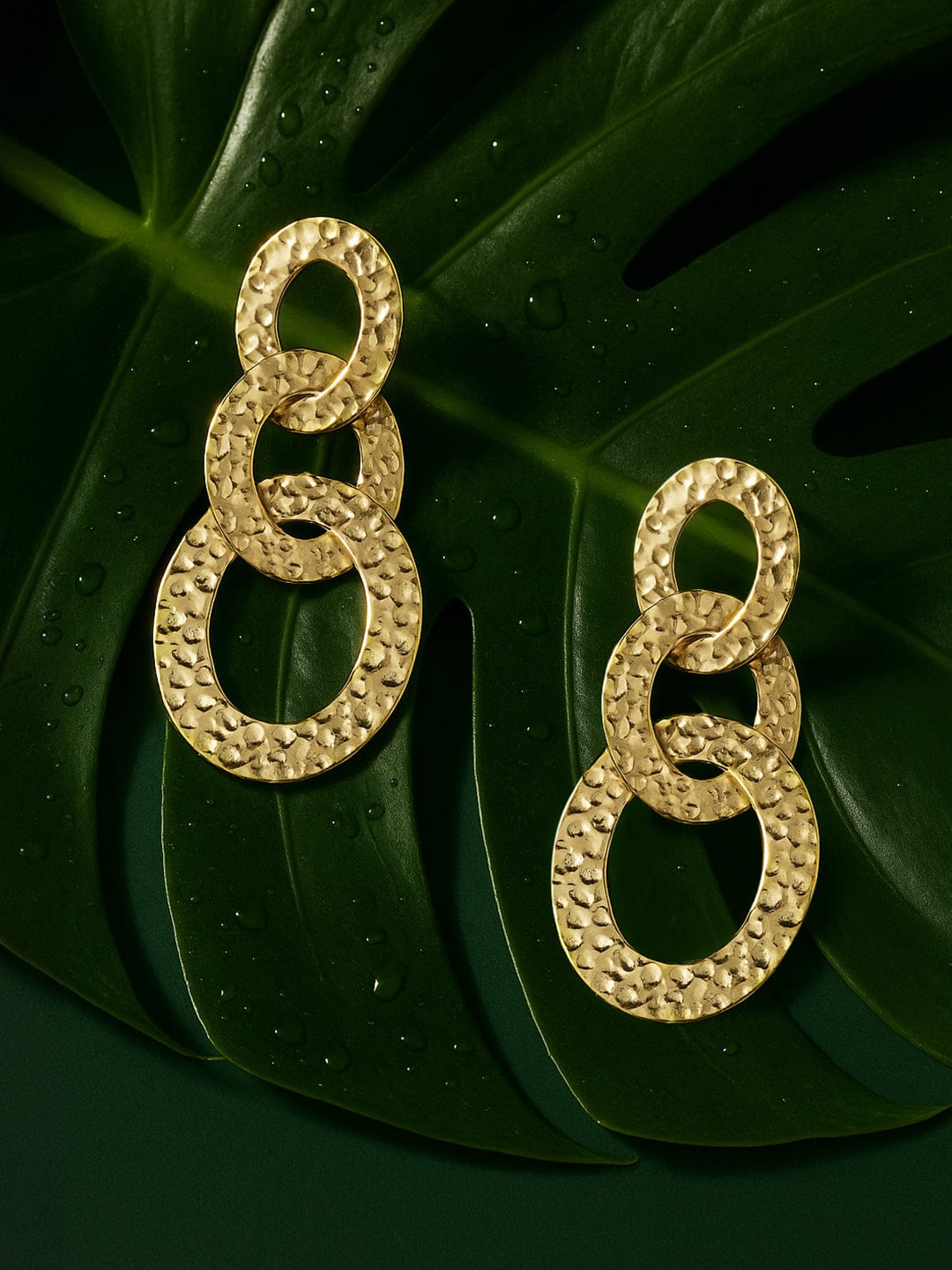 【Rubans】 Voguish Gold Toned Textured Cuban Link Dangle Earrings｜ヴォーギッシュ ゴールドトーン テクスチャード キューバンリンク ダングルイヤリング
