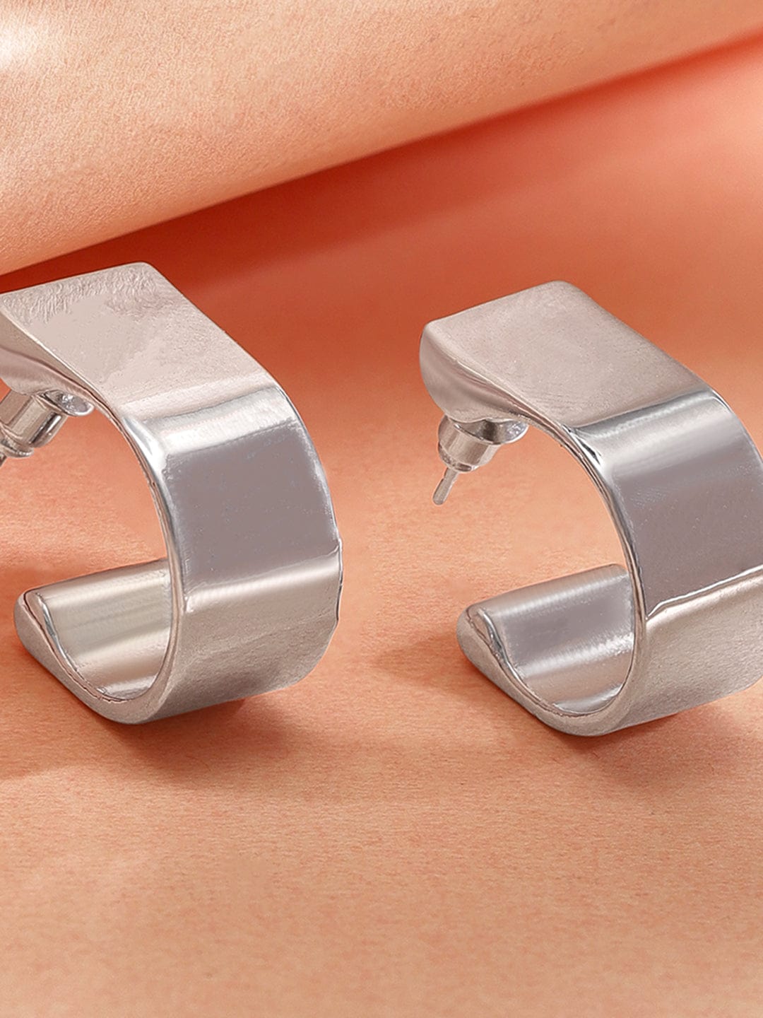 【Rubans】 Voguish Modern Elegance Silver Plated Hoop Earrings｜ヴォーギッシュ モダンエレガンス シルバープレーテッド フープイヤリング