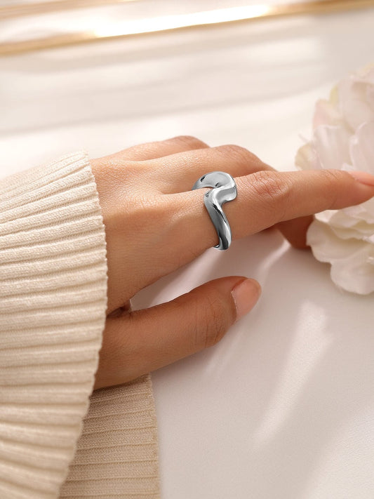 Rubans Voguish Rhodium-Plated Abstract Adjustable Ring Silver