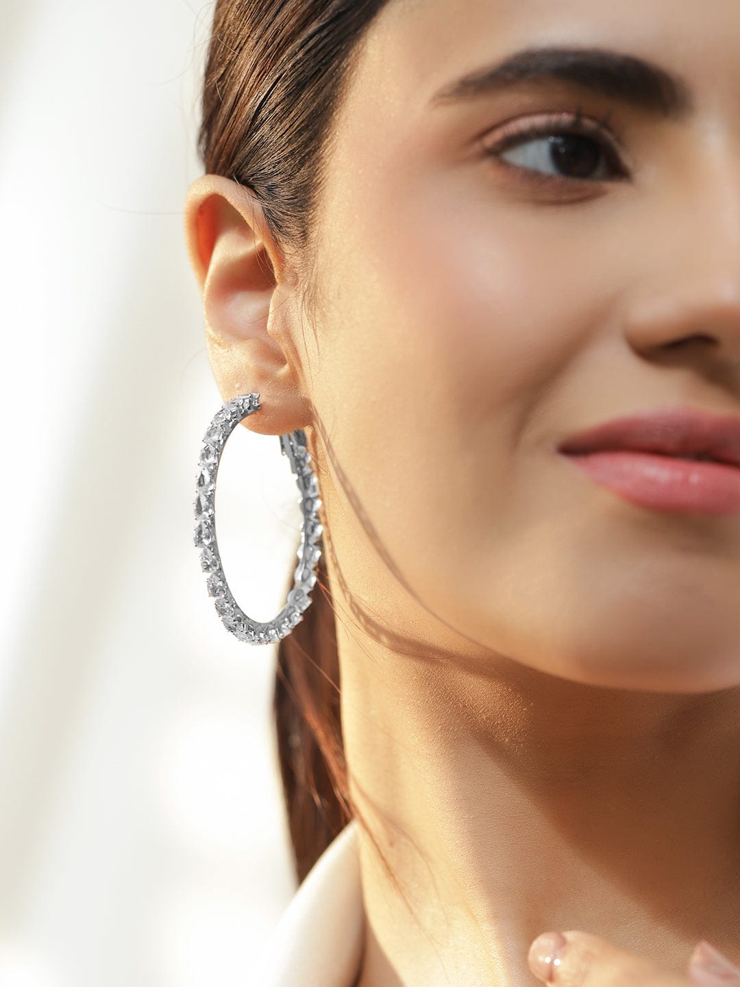 Crystal Studded Hoop Earrings フリーサイズ