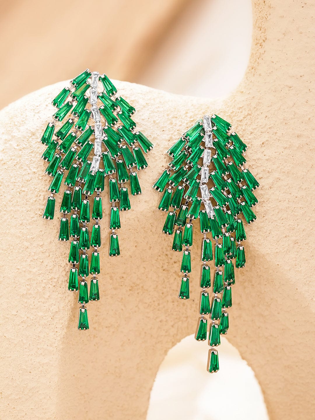【Rubans】 Green Tassel Dangler Earrings｜ロジウムメッキ エメラルドグリーン AD ジルコニア タッセル ダングラーイヤリング