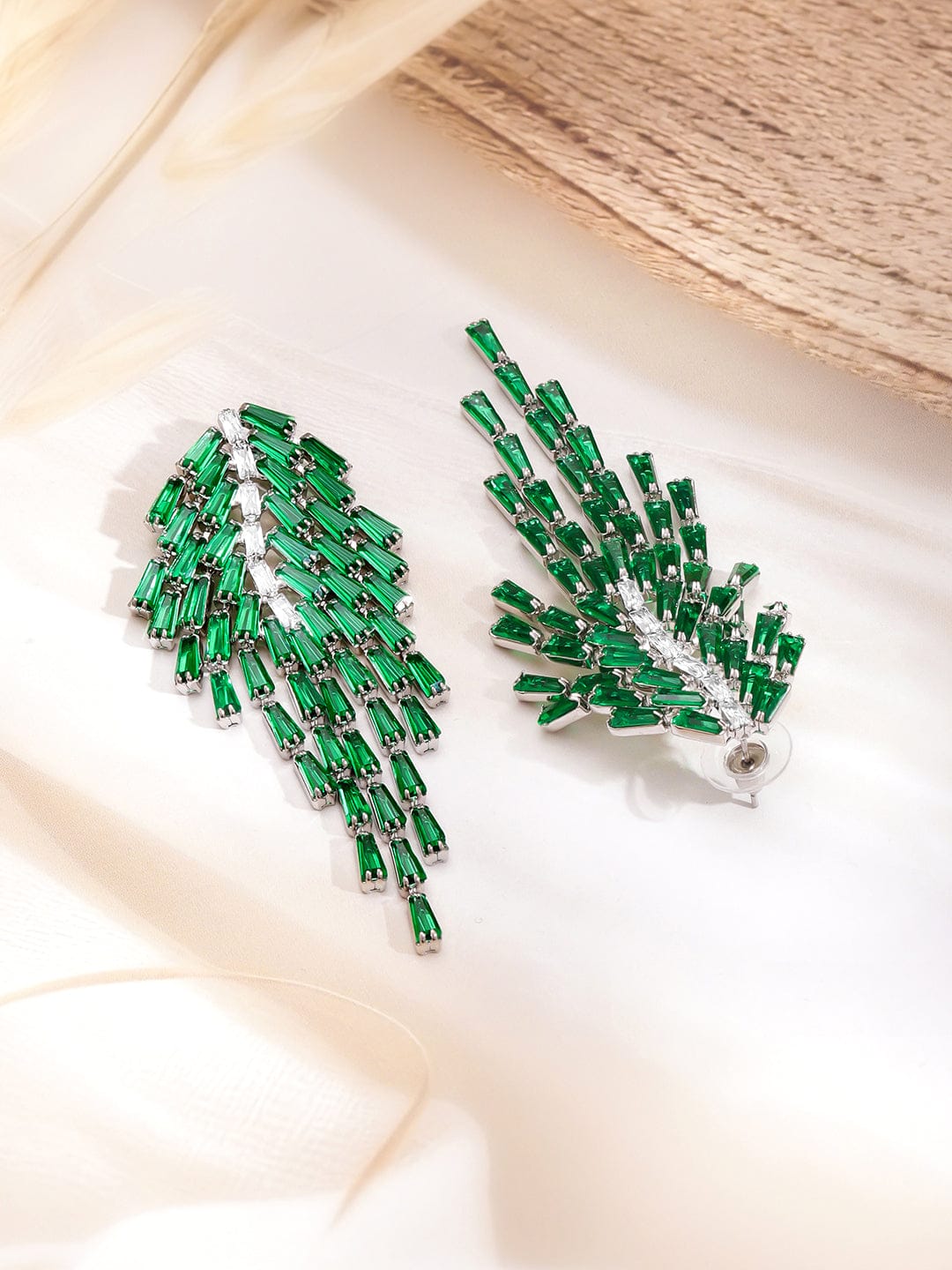 【Rubans】 Green Tassel Dangler Earrings｜ロジウムメッキ エメラルドグリーン AD ジルコニア タッセル ダングラーイヤリング