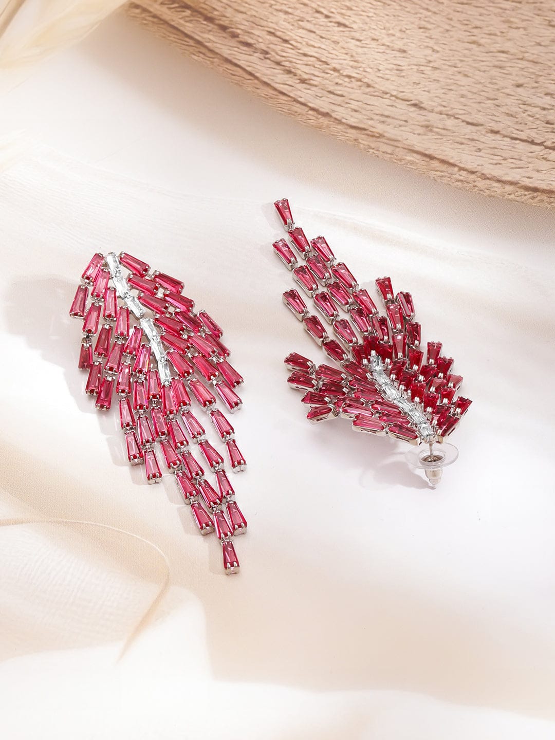 【Rubans】 Pink Tassel Dangler Earrings｜ロジウムメッキ ルビーピンク AD ジルコニア タッセル ダングラーイヤリング