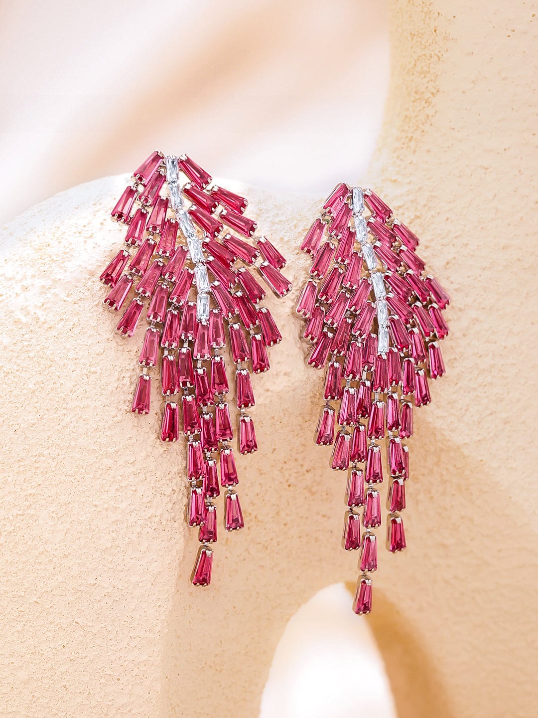 【Rubans】 Pink Tassel Dangler Earrings｜ロジウムメッキ ルビーピンク AD ジルコニア タッセル ダングラーイヤリング
