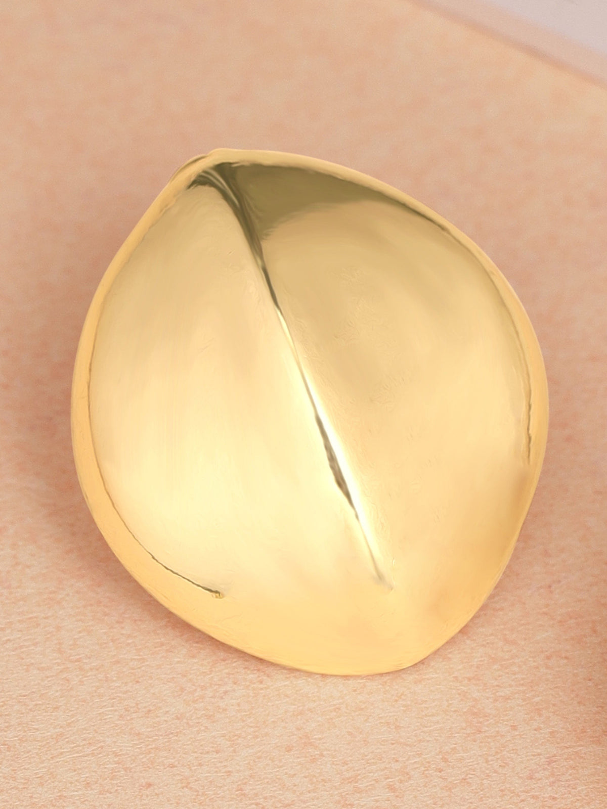 【Rubans】 Rhodium Plated Leaf Motif Contemporary Stud Earrings｜ロジウムメッキ リーフモチーフ コンテンポラリー スタッドイヤリング