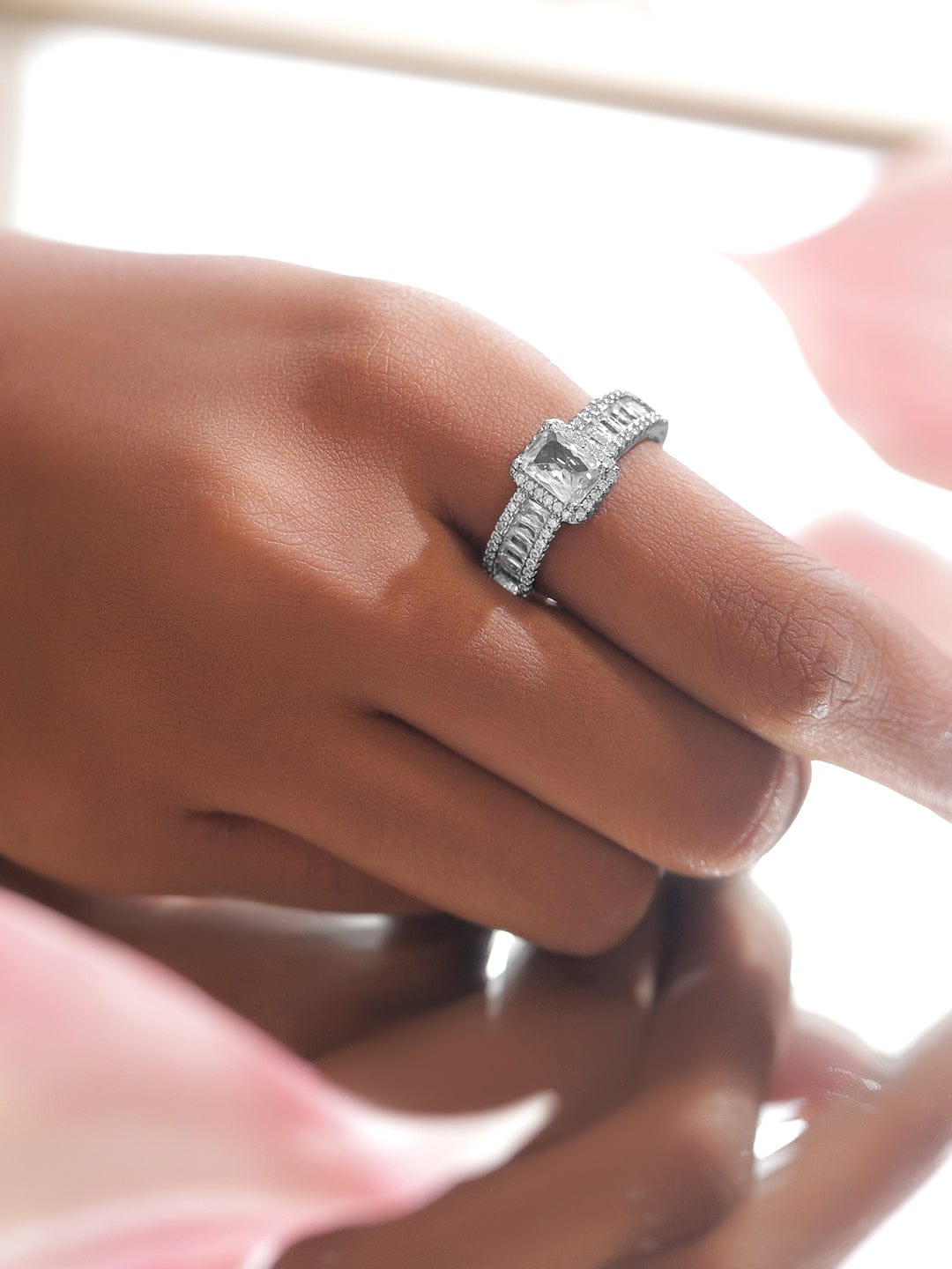 【Rubans】 Voguish Rhodium-Plated Stainless Steel Baguette Solitaire Cubic Zirconia Adjustable Ring｜ヴォーギッシュ ロジウムメッキ ステンレススチール バゲット ソリテール キュービックジルコニア アジャスタブルリング（変色に強い・防水）