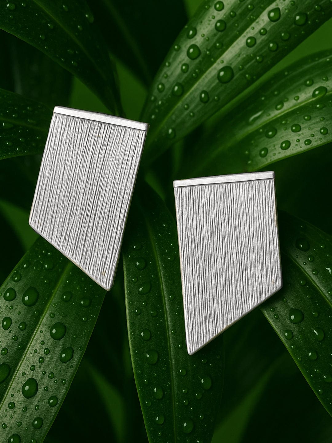 【Rubans】 Voguish Rhodium Plated Tassel Earrings｜ヴォーギッシュ ロジウムメッキ タッセル イヤリング
