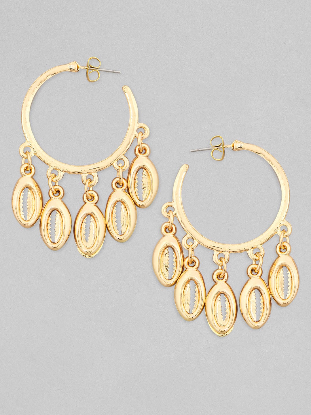 【Rubans】 Voguish Set of 2 Gold Toned Shell Beaded Hoop & Mother of Pearl Dangler Earrings｜ヴォーギッシュ シェルビーズ フープ＆マザーオブパール ダングラー イヤリング 2組セット