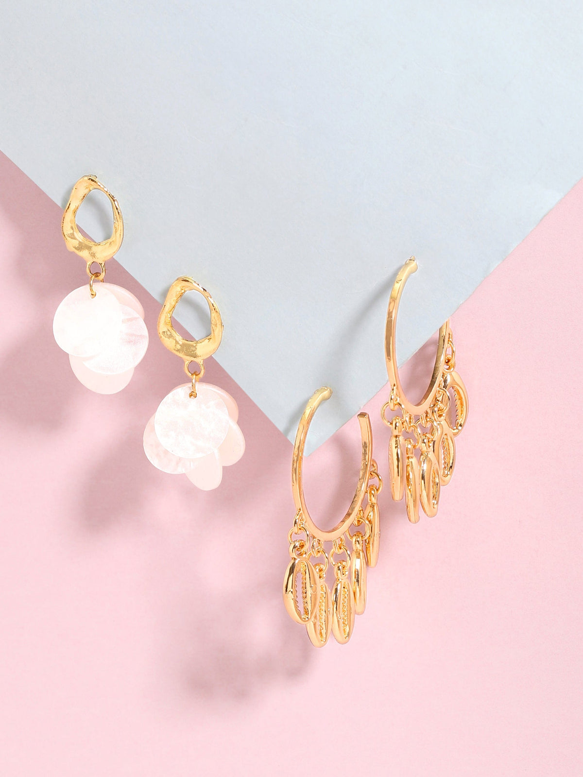 【Rubans】 Voguish Set of 2 Gold Toned Shell Beaded Hoop & Mother of Pearl Dangler Earrings｜ヴォーギッシュ シェルビーズ フープ＆マザーオブパール ダングラー イヤリング 2組セット