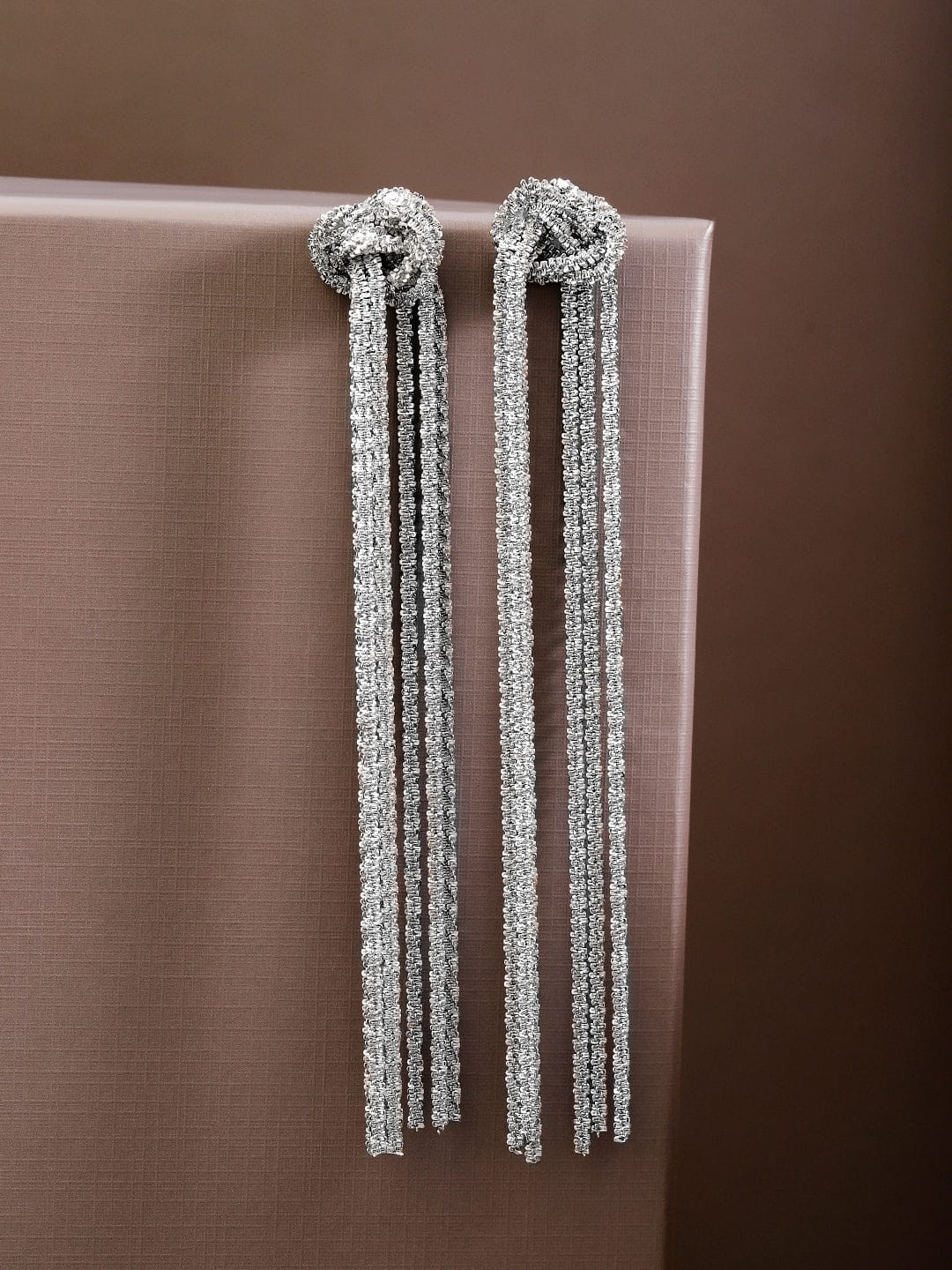 Midnight Sparkle Knotted Chain Dangle Earrings フリーサイズ