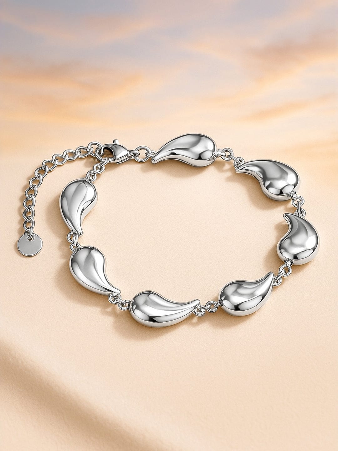 Modern Drop Charm Bracelet フリーサイズ