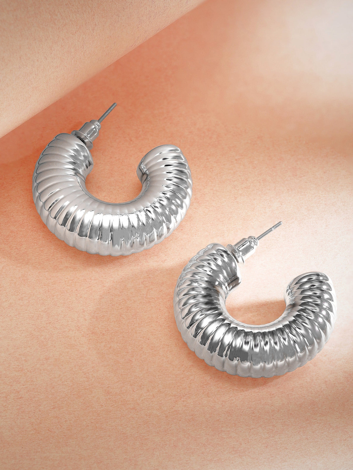 【Rubans】 Voguish Timeless Silver Plated Hoop Earrings｜ヴォーギッシュ タイムレス シルバーメッキ フープイヤリング