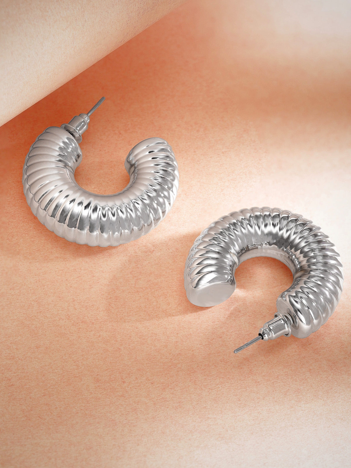 【Rubans】 Voguish Timeless Silver Plated Hoop Earrings｜ヴォーギッシュ タイムレス シルバーメッキ フープイヤリング