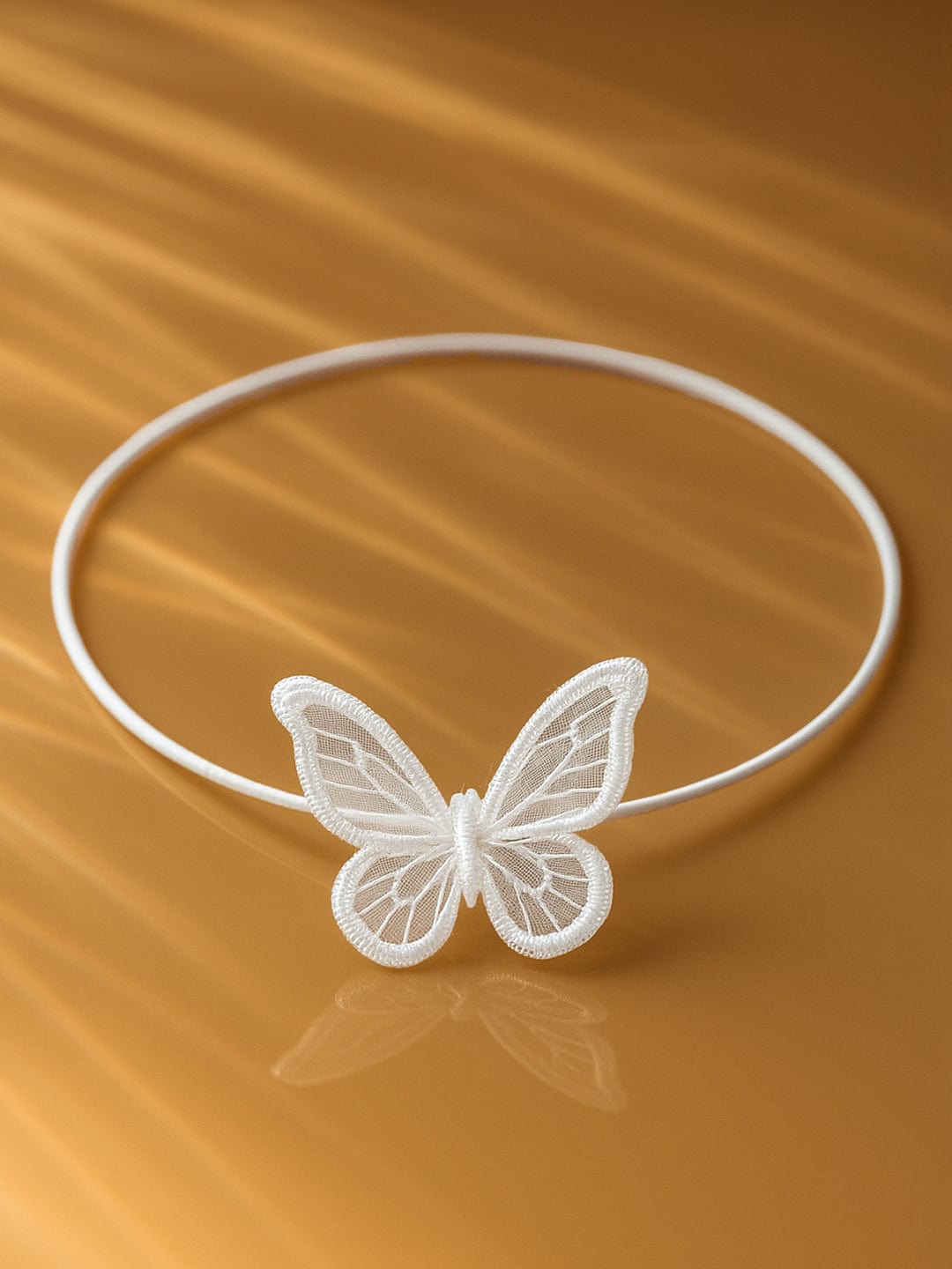Butterfly Motif White Choker フリーサイズ