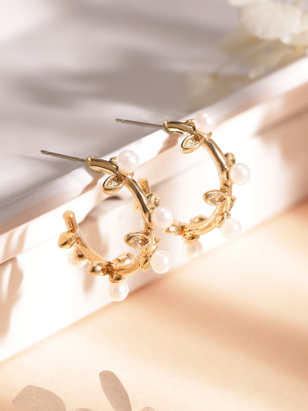 【Rubans】 Gold-Plated Handcrafted Pearl Half Hoop Earrings｜ゴールドメッキ ハンドクラフト パール ハーフフープ イヤリング