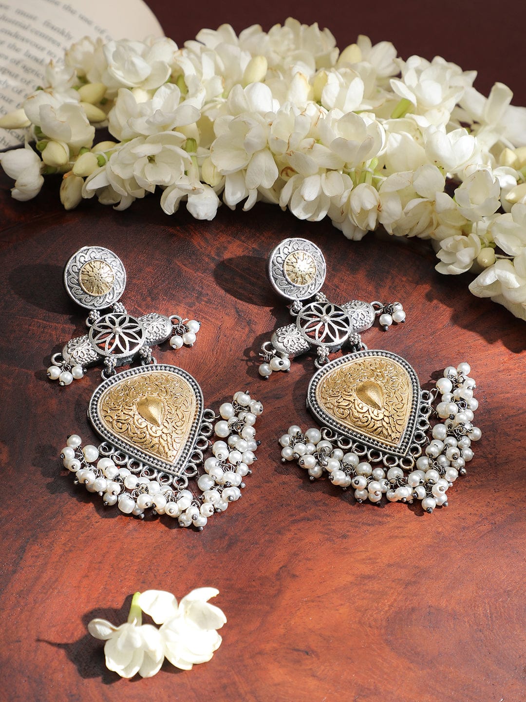 Tribal Glam Dual Tone Pearls Danglers フリーサイズ