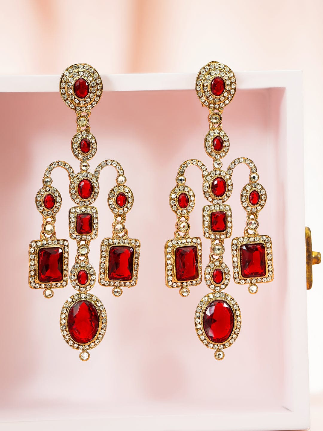 Vivid Glow Red Stone Danglers フリーサイズ