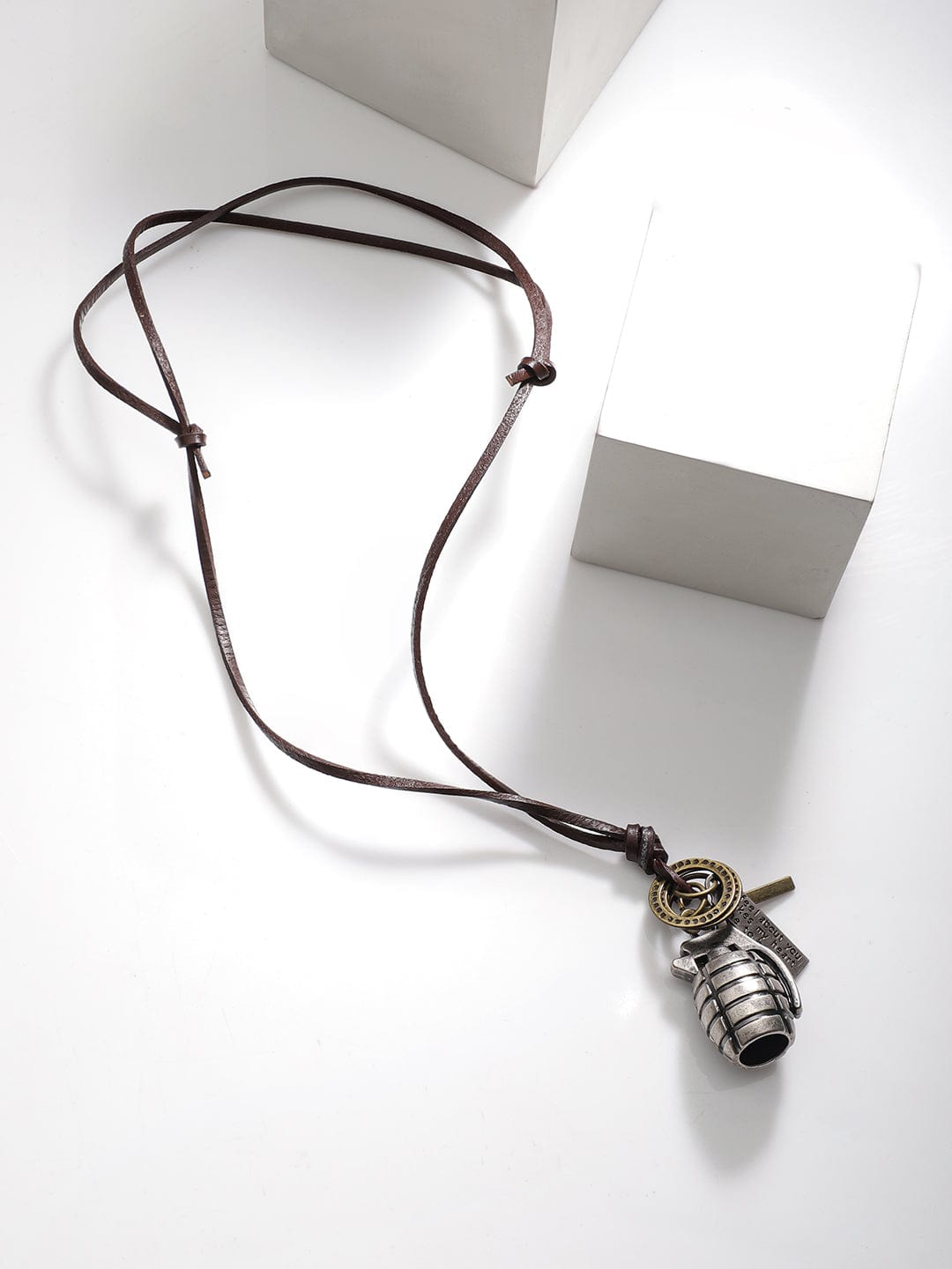 【Rubans】 Voguish Men Grenade Pendant with Brown Leather Adjustable Necklace｜メンズ グレネード ペンダント ブラウンレザー アジャスタブル ネックレス｜フリーサイズ