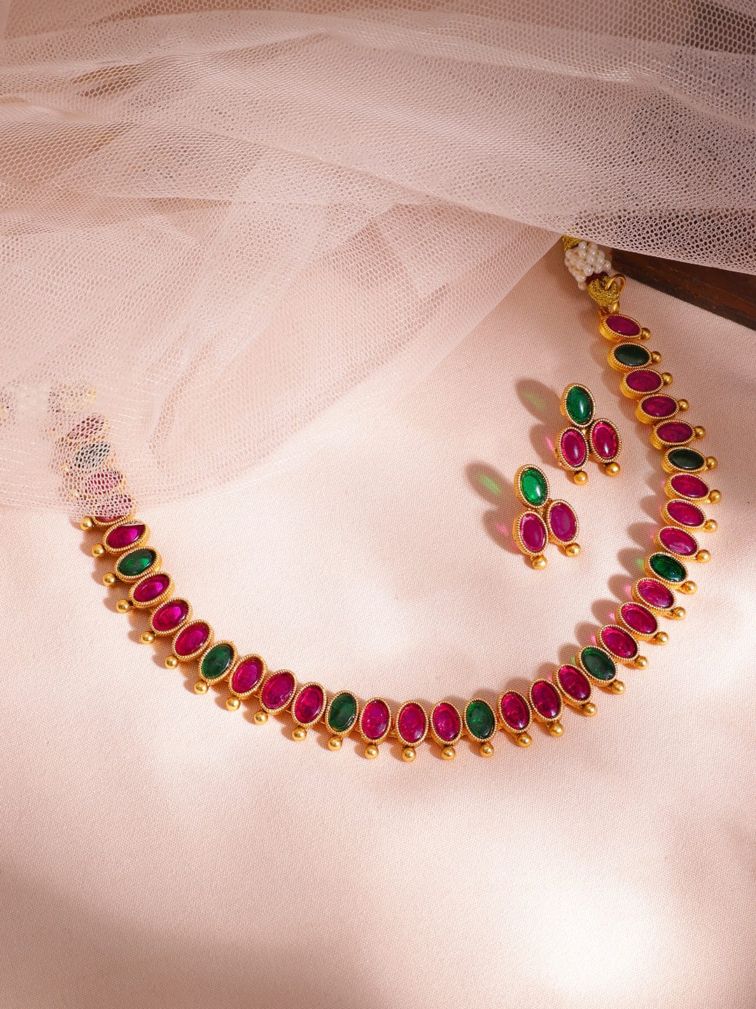 Red & Green Studded Necklace Set Multicolor